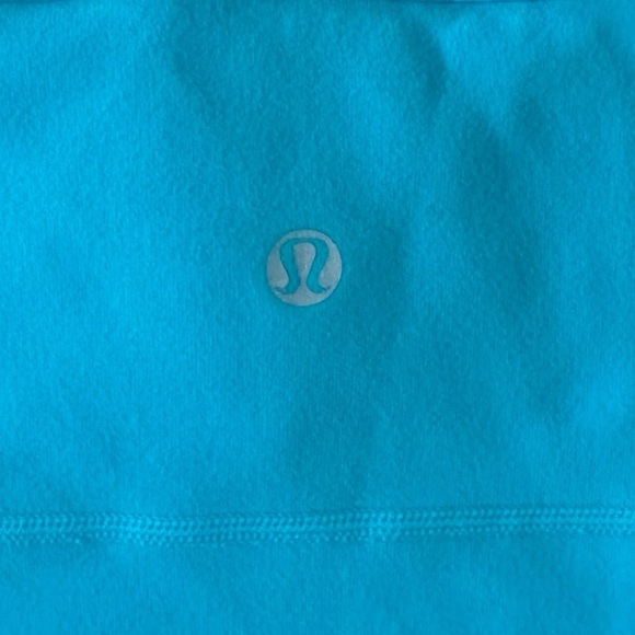 LULULEMON aqua racerback tank top with built in bra size 6(S) - Picture 4 of 7